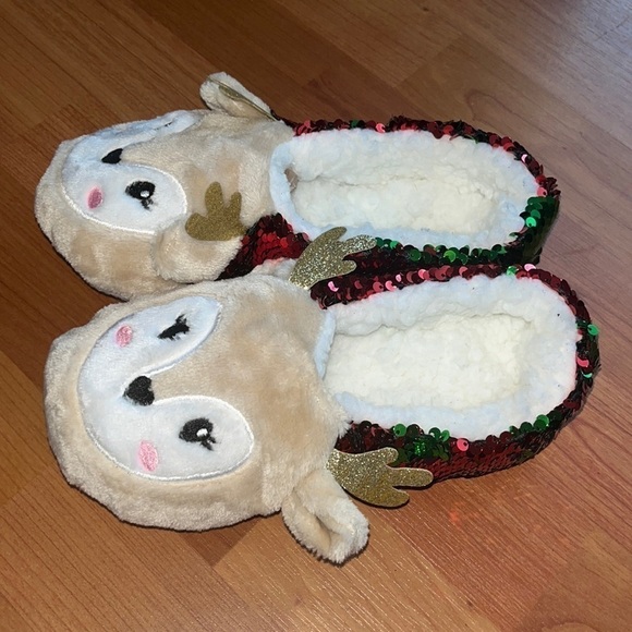 Reindeer women’s Christmas holiday sequins slippers house shoes Size Medium - Picture 2 of 6